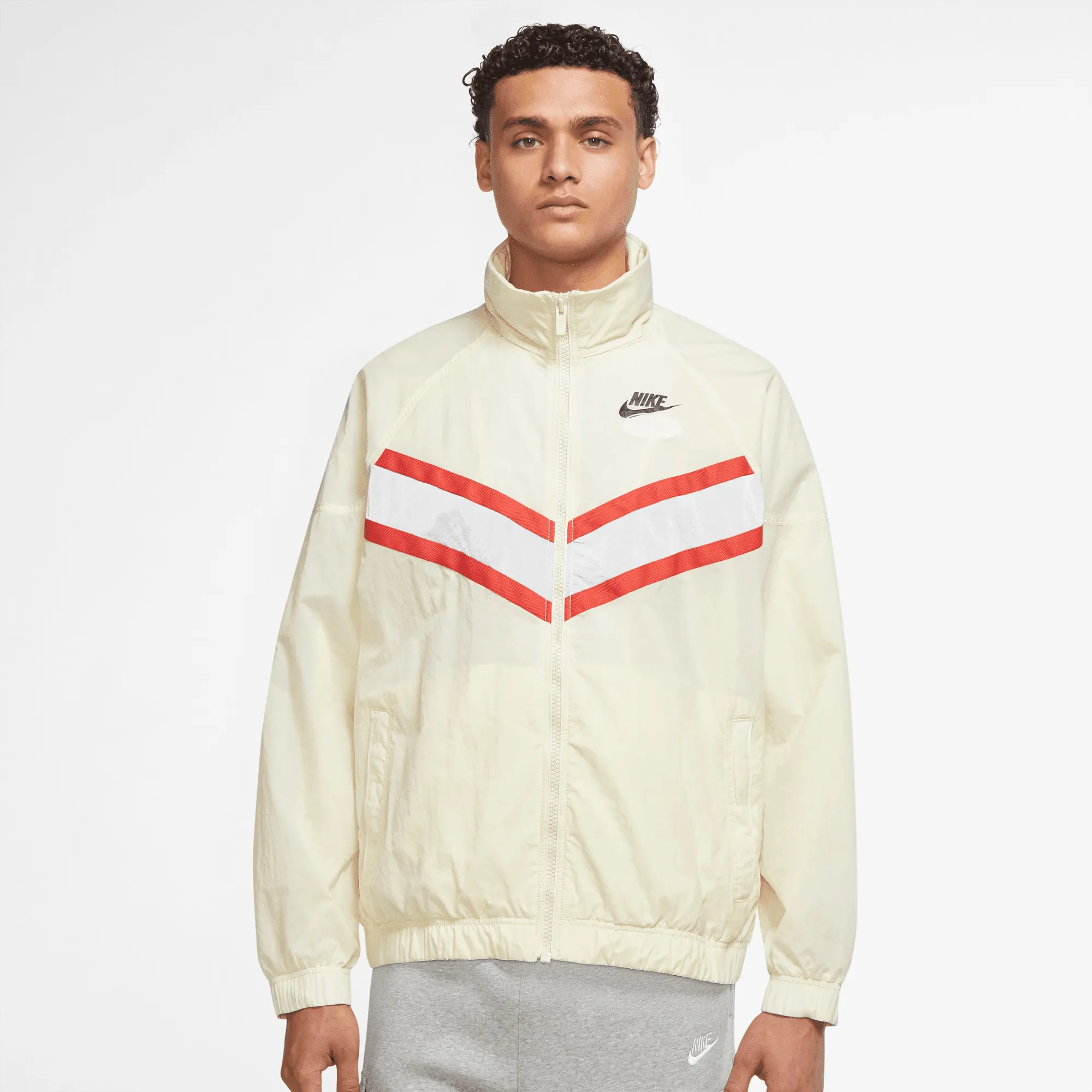 NIKE SPORTSWEAR JACKET