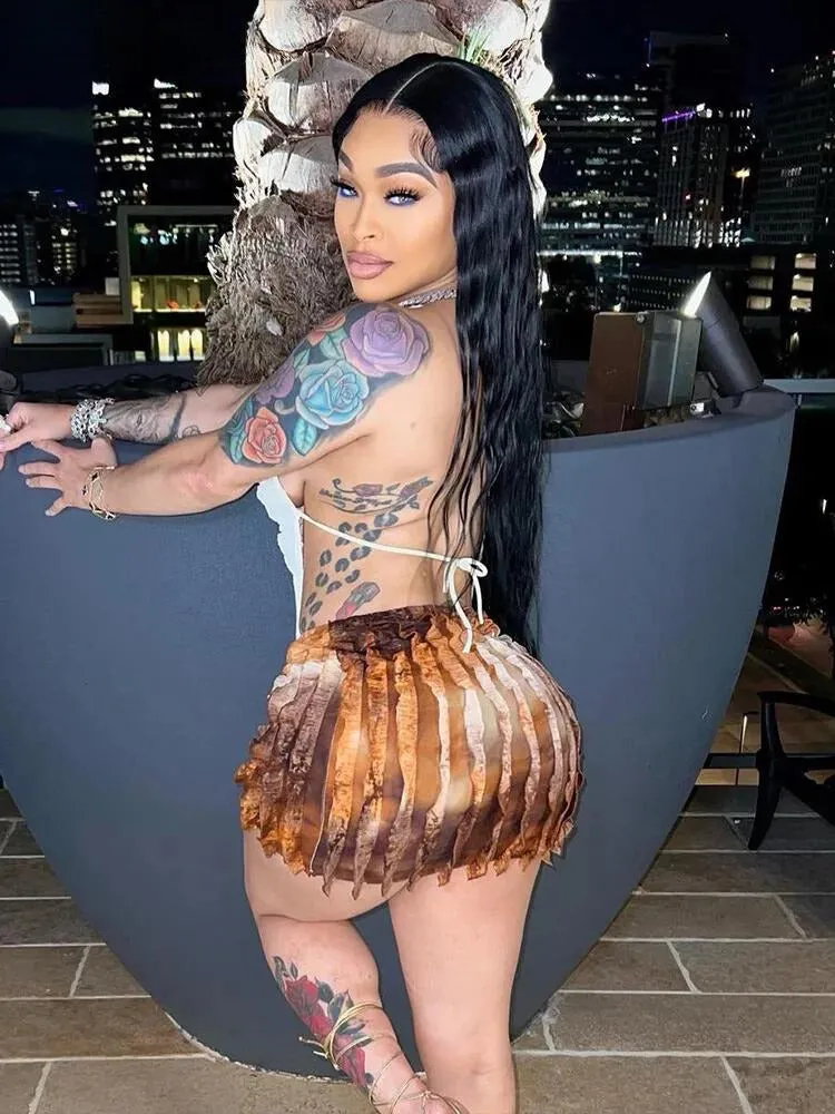 "T-BOO Women's Sexy 2-Piece Set: Ruffles See Through Low-Neck Camisole   Peach Hip Skirts - Perfect for Vacation Midnight Clubwear Matching Suit"